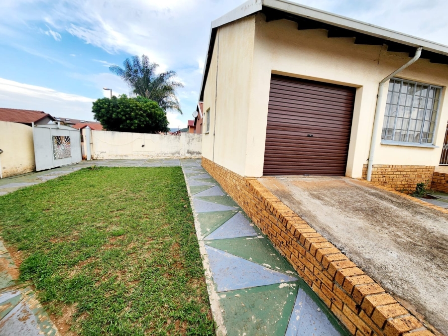 3 Bedroom Property for Sale in Geelhoutpark North West